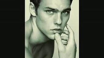 欧美帅哥发光视频,视频展现独特光芒