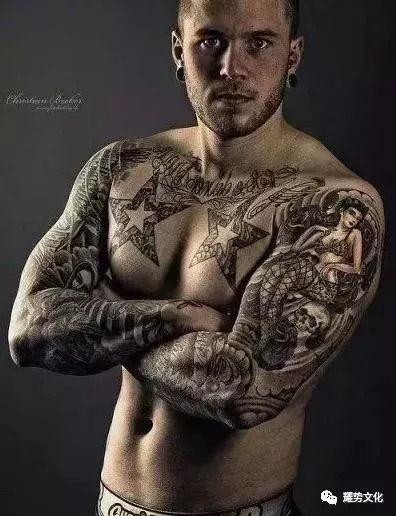 欧美纹身搞笑视频大全男,男生纹身界的欢乐盛宴