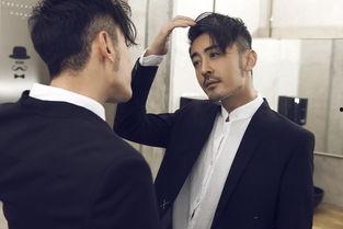 欧美随性摇摆西装视频,随性摇摆西装风采展示