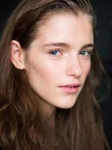 欧美裸妆模特视频帅哥,帅气帅哥的时尚演绎