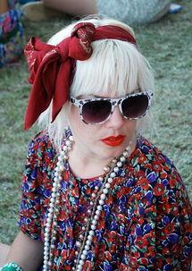 辣妹欧美头巾戴法视频,辣妹欧美头巾时尚戴法大揭秘