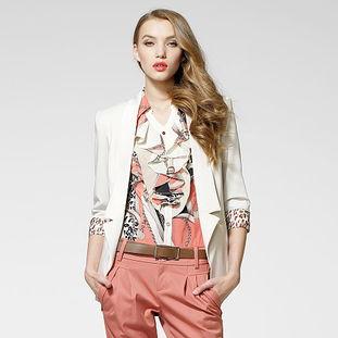 时颖欧美复古女装视频,时颖欧美复古女装，演绎经典时尚传奇