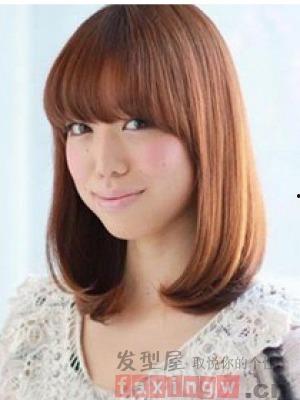 欧美头发修剪女生视频,轻松打造潮流发型