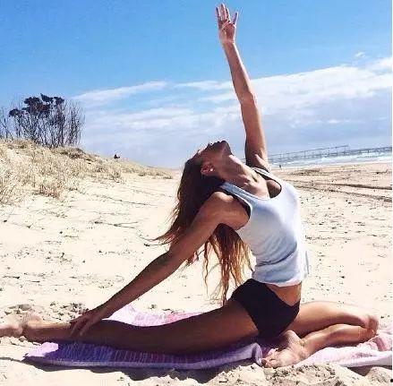 欧美瑜伽短视频